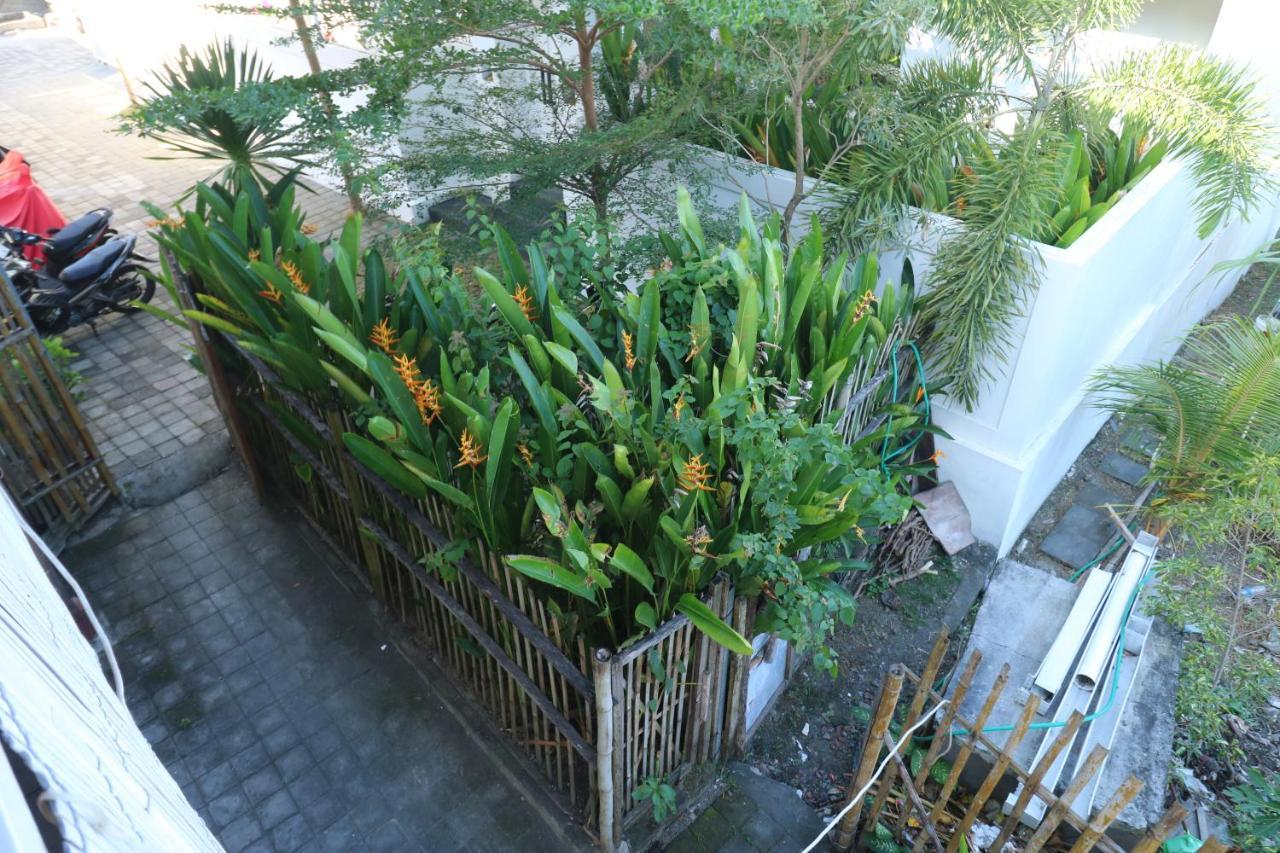 Kris Kos Hotel Canggu Buitenkant foto