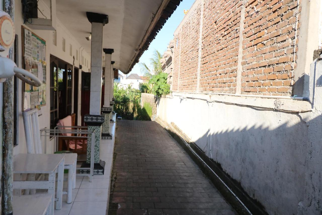 Kris Kos Hotel Canggu Buitenkant foto